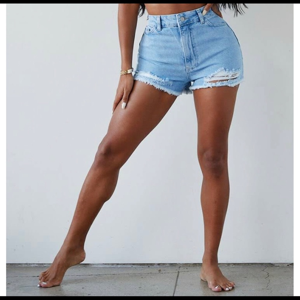 Shape Bleach Wash Ripped Hem Denim Shorts - Picture 4 of 7